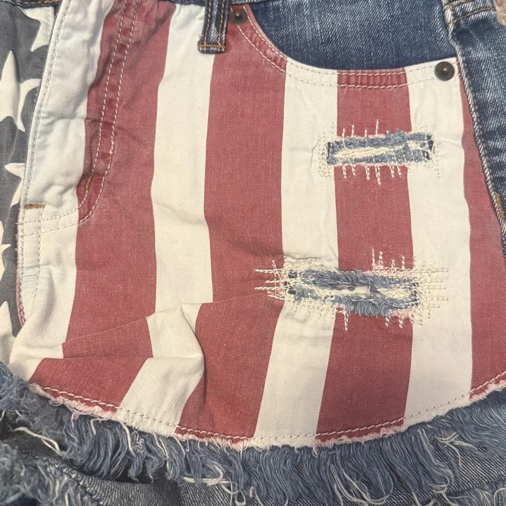 American Flag Denim Shorts with fringe - Picture 3 of 4